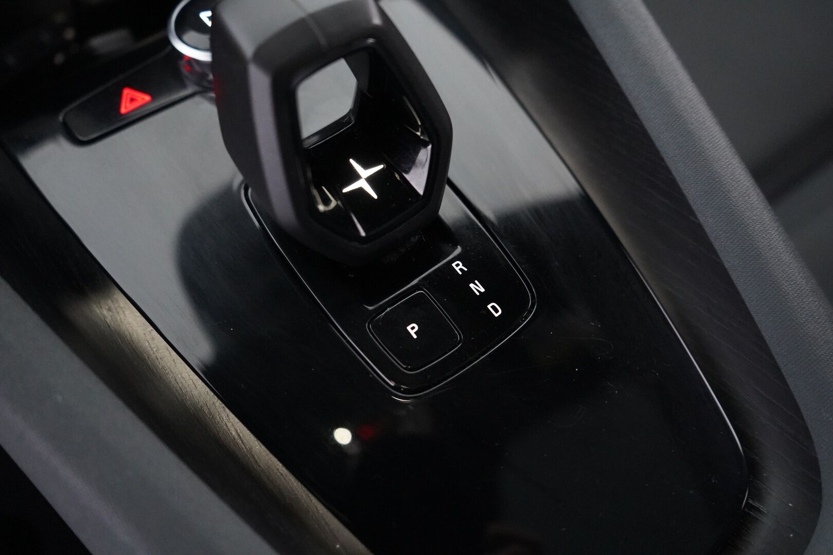 Polestar 2 2021 Long Range Dual Motor, 300kW, 78kWh *Koukku / ACC / H&K / Lasikatto / Muistipenkki* - Suomi-auto / SOH 89.6% / Kahdet renkaat OEM vantein / Säntillinen huoltohistoria