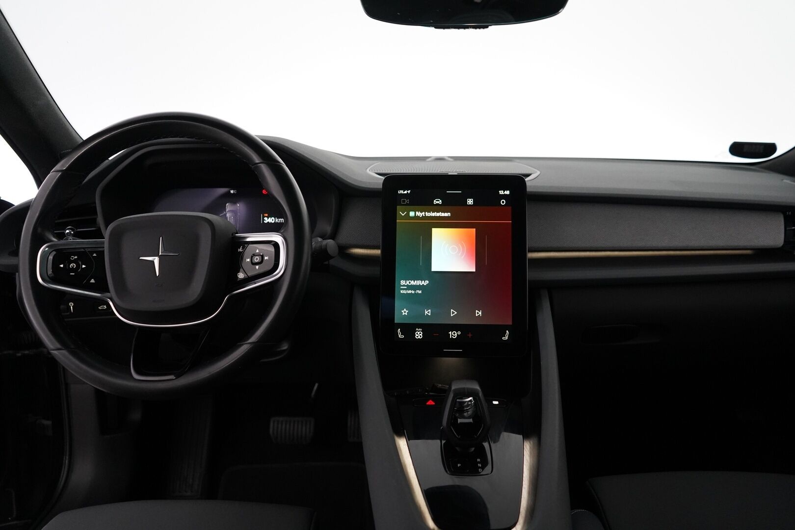 Polestar 2 2021 Long Range Dual Motor, 300kW, 78kWh *Koukku / ACC / H&K / Lasikatto / Muistipenkki* - Suomi-auto / SOH 89.6% / Kahdet renkaat OEM vantein / Säntillinen huoltohistoria - HULLUT AVAJAISHULINAT KORKOTARJOUS 3,29 %