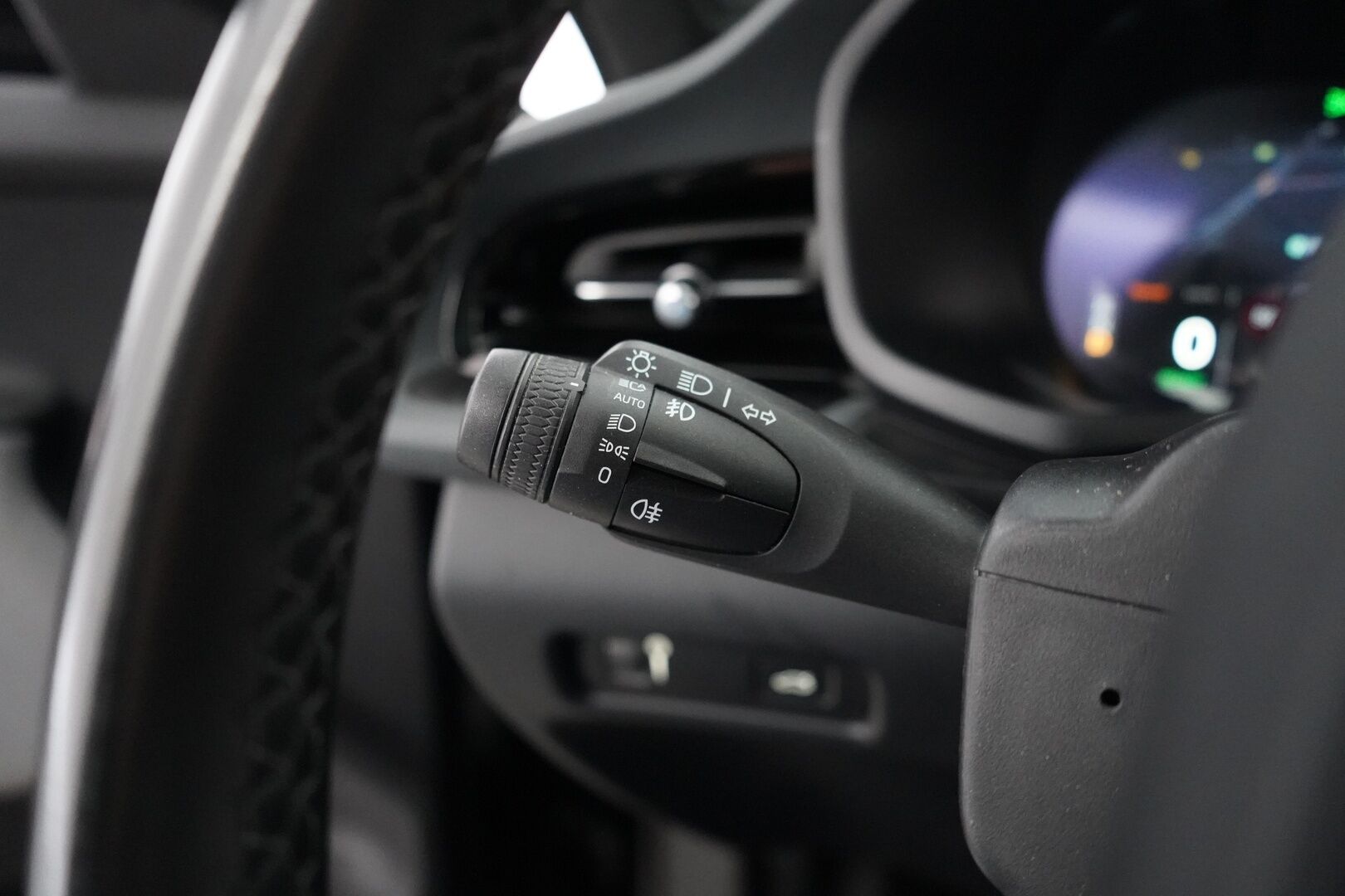 Polestar 2 2021 Long Range Dual Motor, 300kW, 78kWh *Koukku / ACC / H&K / Lasikatto / Muistipenkki* - Suomi-auto / SOH 89.6% / Kahdet renkaat OEM vantein / Säntillinen huoltohistoria