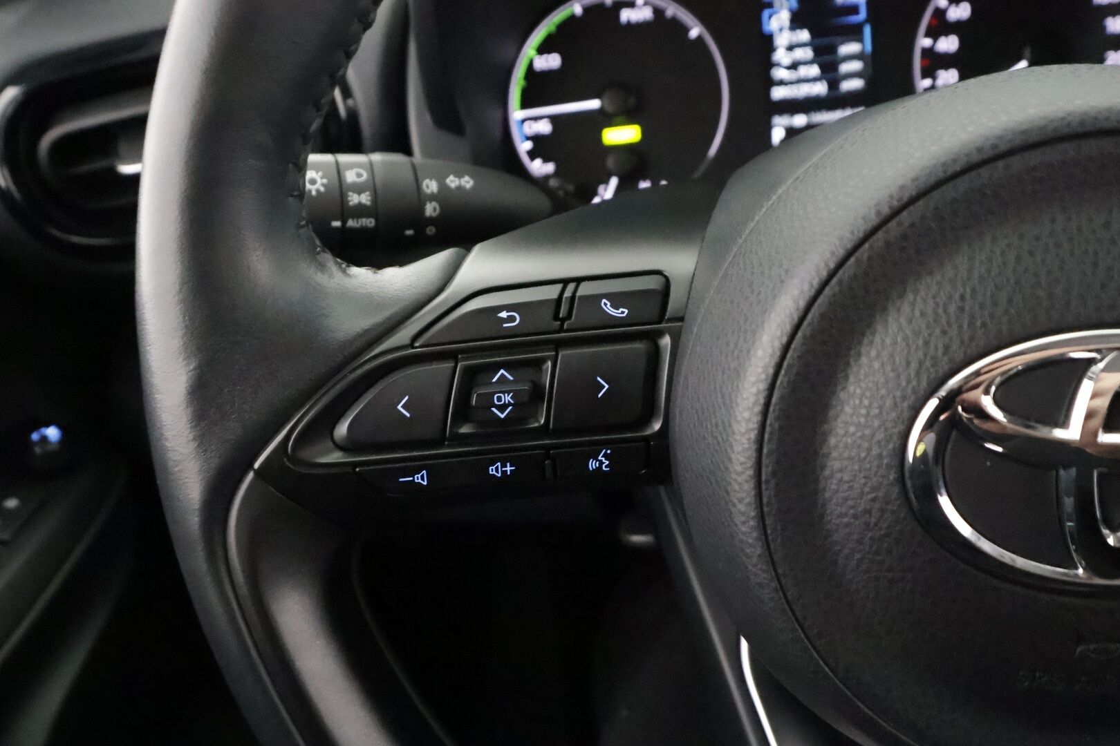 Toyota Yaris 2021 1,5 Hybrid Active - | ACC | Lohko | LED | P.Kamera | Ratinlämmitys | Navi | Apple&Android | Suomi-auto | Kahdet Renkaat | Merkkihuollettu |