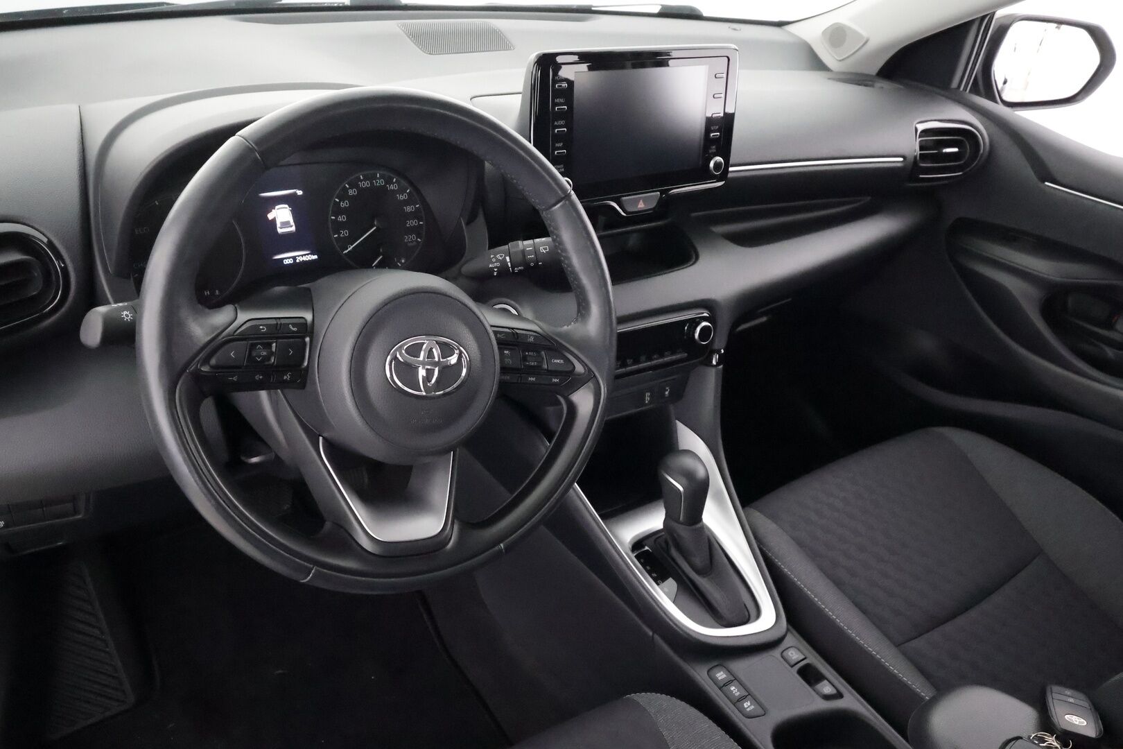 Toyota Yaris 2021 1,5 Hybrid Active - | ACC | Lohko | LED | P.Kamera | Ratinlämmitys | Navi | Apple&Android | Suomi-auto | Kahdet Renkaat | Merkkihuollettu |