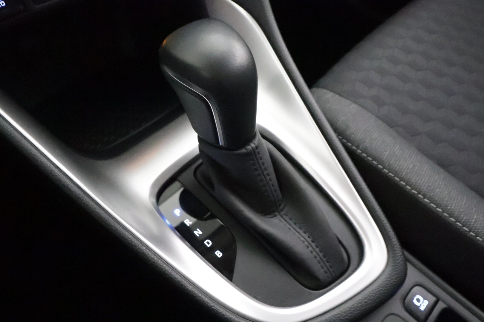 Toyota Yaris 2021 1,5 Hybrid Active - | ACC | Lohko | LED | P.Kamera | Ratinlämmitys | Navi | Apple&Android | Suomi-auto | Kahdet Renkaat | Merkkihuollettu |