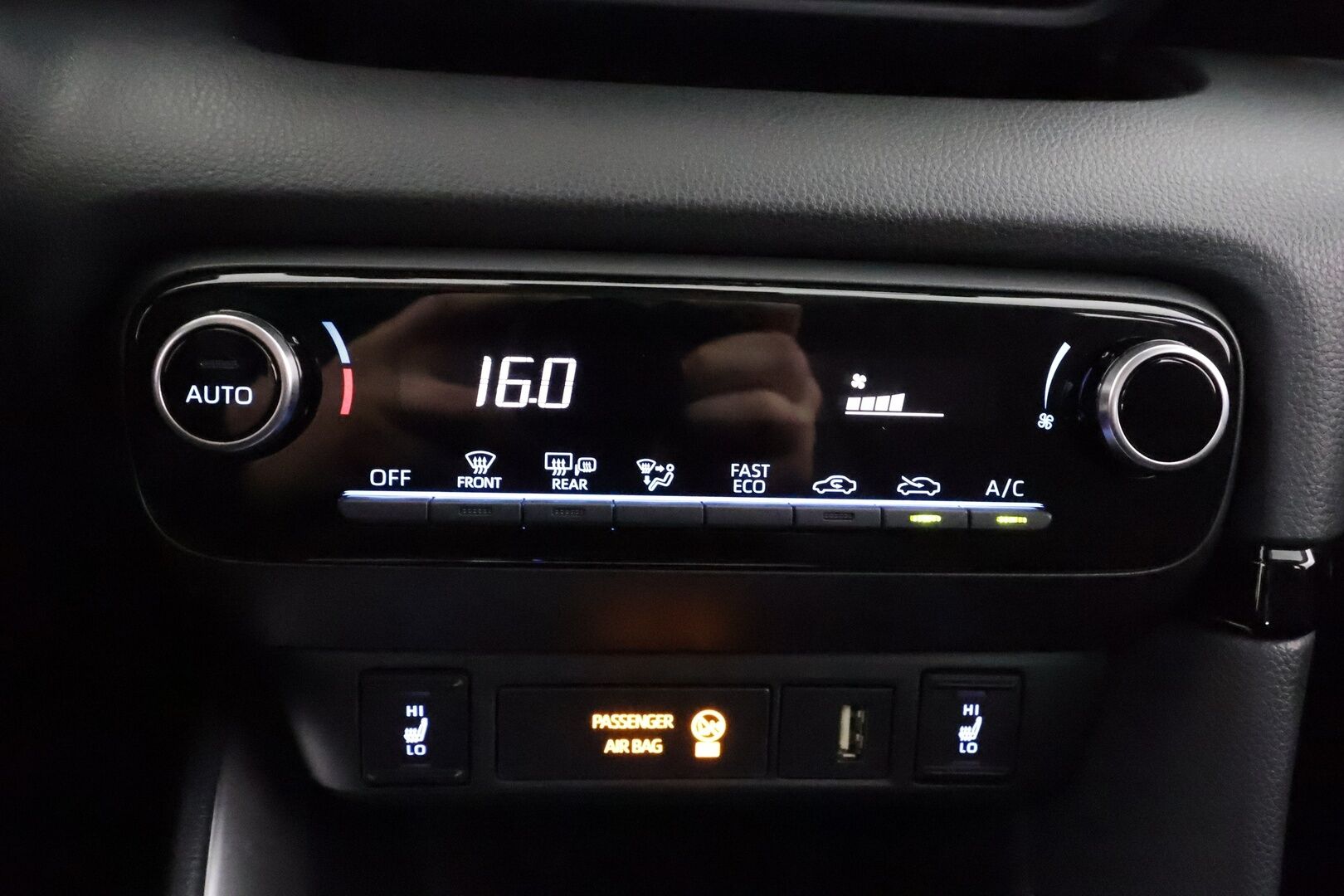 Toyota Yaris 2021 1,5 Hybrid Active - | ACC | Lohko | LED | P.Kamera | Ratinlämmitys | Navi | Apple&Android | Suomi-auto | Kahdet Renkaat | Merkkihuollettu |