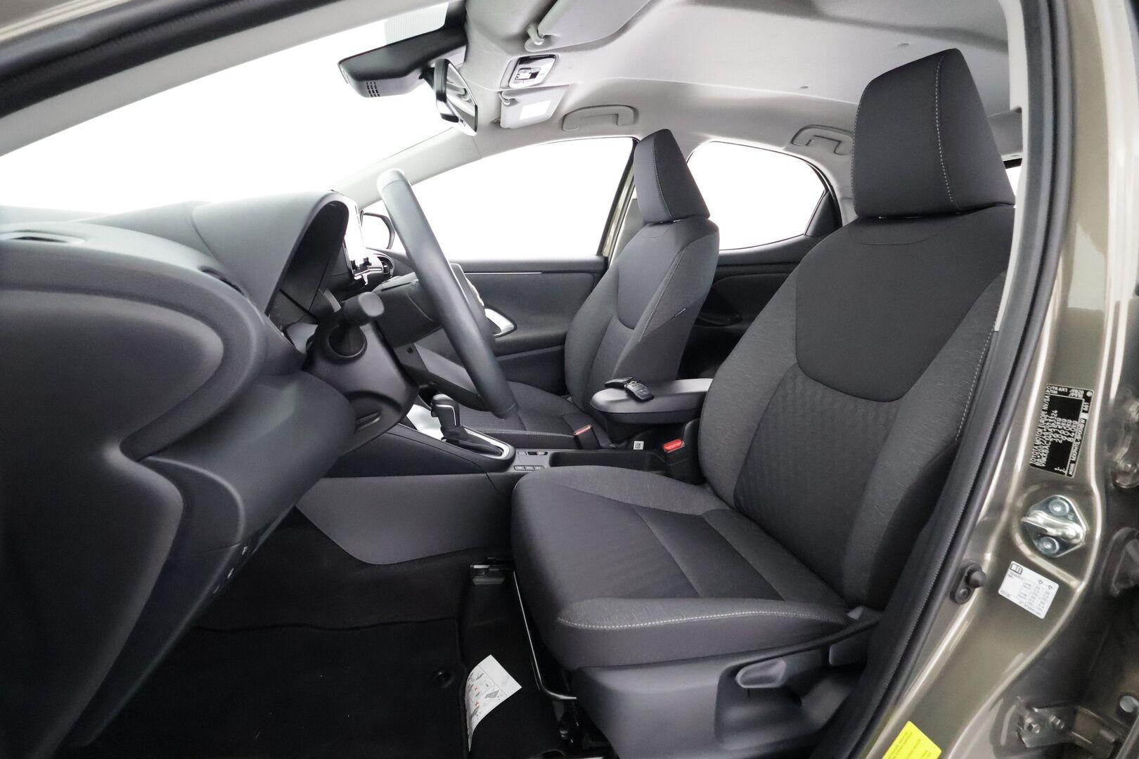 Toyota Yaris 2021 1,5 Hybrid Active - | ACC | Lohko | LED | P.Kamera | Ratinlämmitys | Navi | Apple&Android | Suomi-auto | Kahdet Renkaat | Merkkihuollettu |