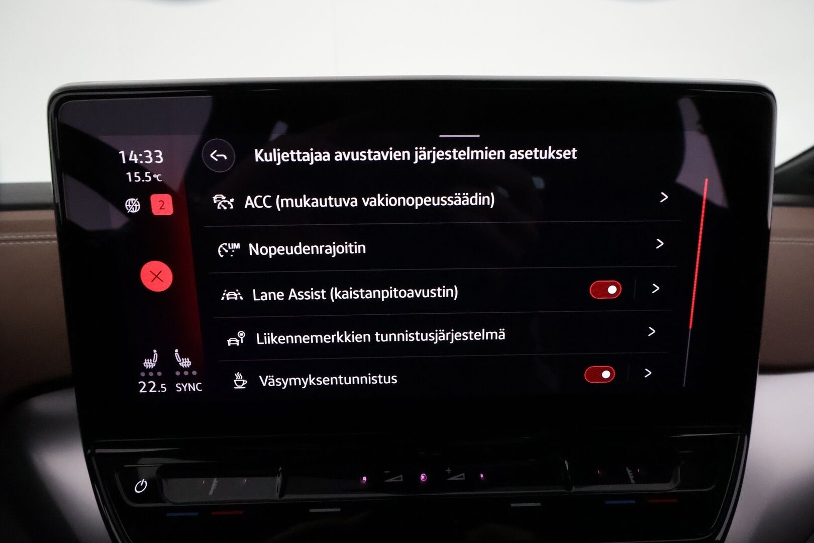 Volkswagen ID.4 2021 Pro Performance Tech 150 kW **ILP / ACC / Matrix-LED / P.kamera / Hierovat Sporttipenkit Muistilla /  Navi / Keyless** - 3,99 % KORKOTARJOUS TÄHÄN AUTOON 21.9. ASTI! - 1.om Suomi-auto / 2x Latauskaapelit / Kahdet Renkaat / Merkkihuollettu!