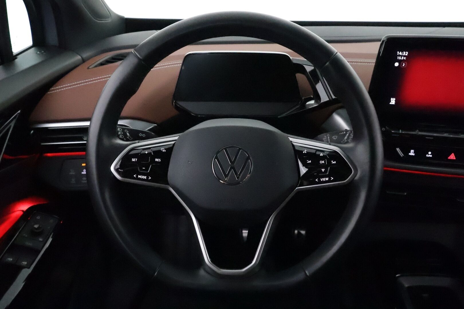 Volkswagen ID.4 2021 Pro Performance Tech 150 kW **ILP / ACC / Matrix-LED / P.kamera / Hierovat Sporttipenkit Muistilla /  Navi / Keyless** - 3,99 % KORKOTARJOUS TÄHÄN AUTOON 21.9. ASTI! - 1.om Suomi-auto / 2x Latauskaapelit / Kahdet Renkaat / Merkkihuollettu!