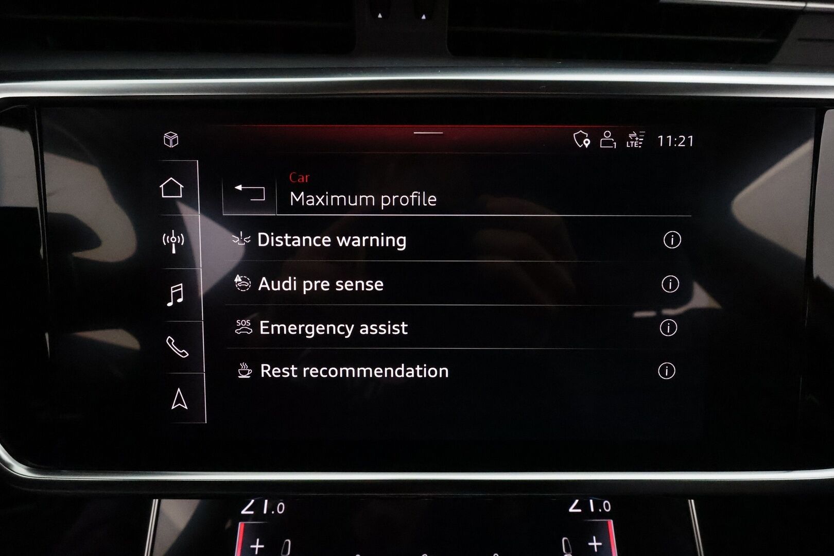 Audi A6 2019 Sedan S-line 40 TDI MHEV quattro S tronic **ACC / Webasto / Koukku / Puolinahat / LED / Navi** - Kahdet renkaat aluvanteilla