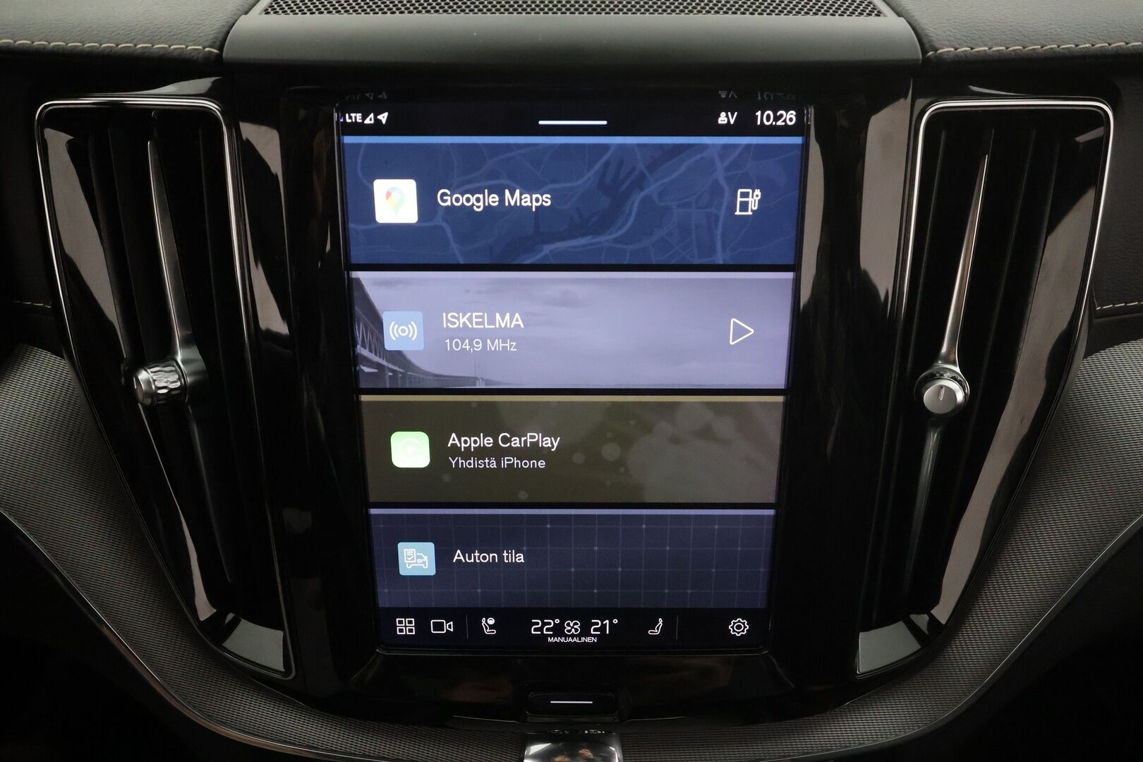 Volvo XC60 2022 T8 TwE AWD R-Design Edition aut * B&W / HUD / ACC / Muistipenkit / Full LED / P.kamera / Panorama / Webasto / Koukku * - 1.Om Suomi-auto / Kahdet renkaat aluvanteilla / Merkkihuollettu / Huippuvarusteet