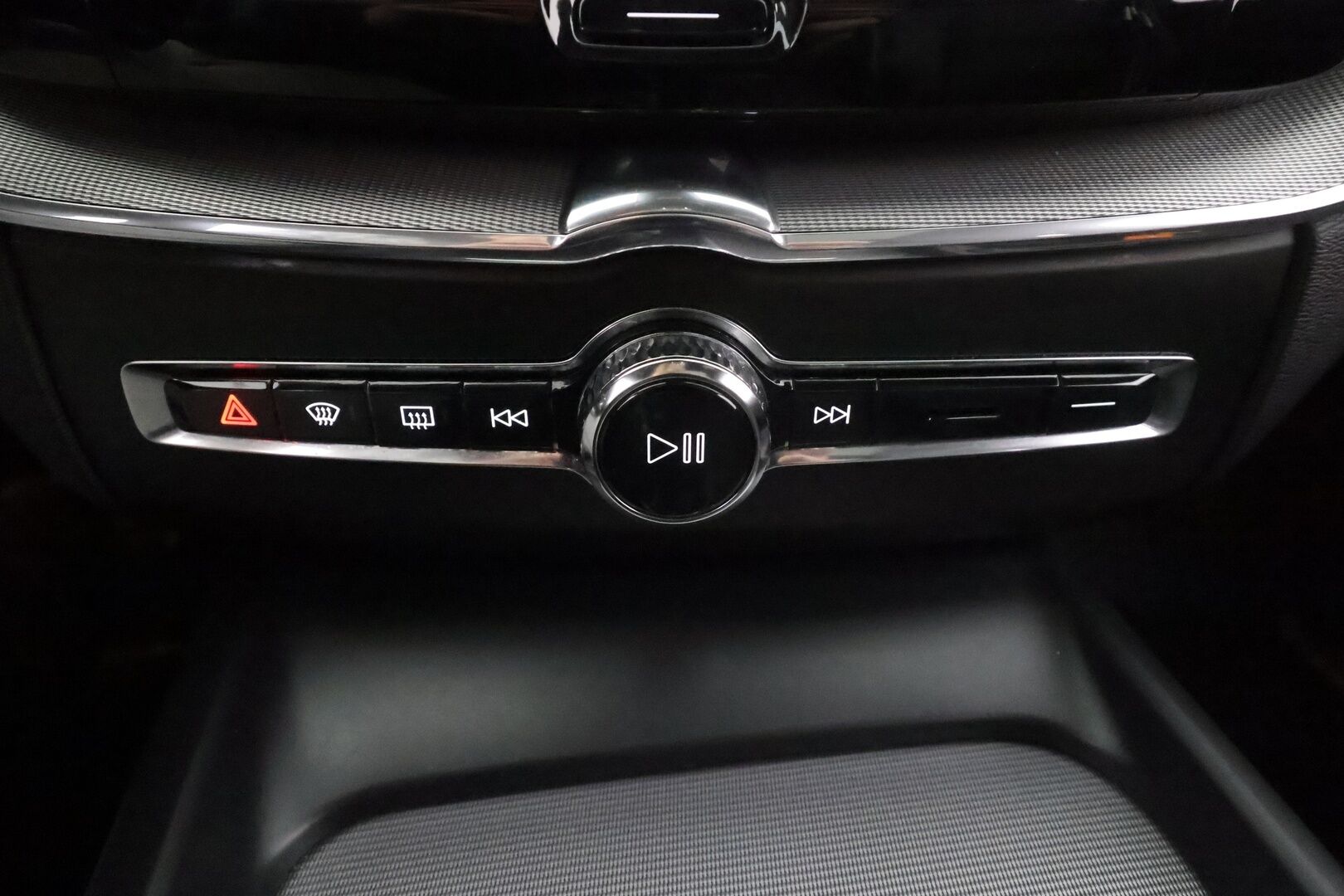 Volvo XC60 2022 T8 TwE AWD R-Design Edition aut * B&W / HUD / ACC / Muistipenkit / Full LED / P.kamera / Panorama / Webasto / Koukku * - 1.Om Suomi-auto / Kahdet renkaat aluvanteilla / Merkkihuollettu / Huippuvarusteet