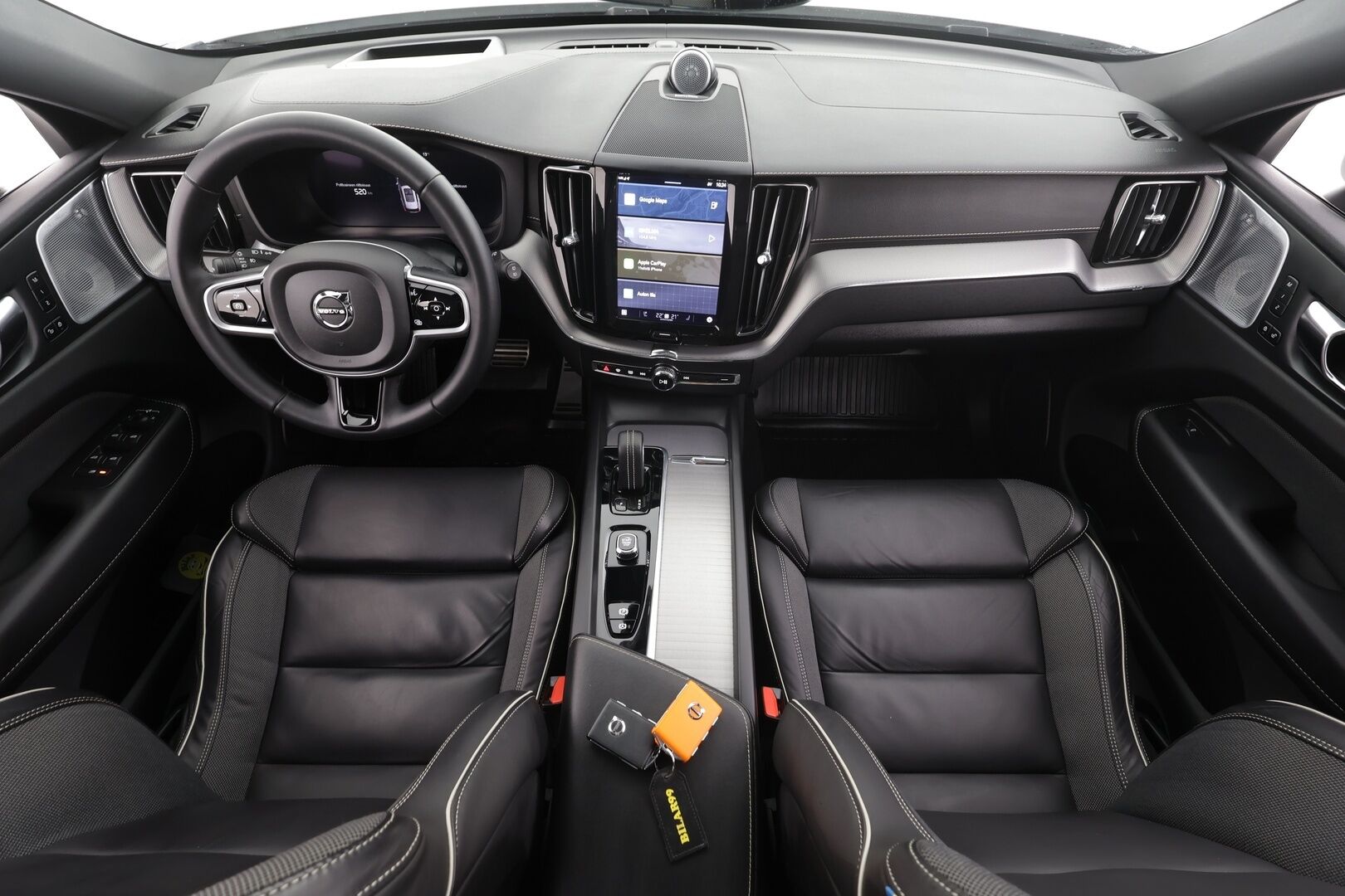Volvo XC60 2022 T8 TwE AWD R-Design Edition aut * B&W / HUD / ACC / Muistipenkit / Full LED / P.kamera / Panorama / Webasto / Koukku * - 1.Om Suomi-auto / Kahdet renkaat aluvanteilla / Merkkihuollettu / Huippuvarusteet