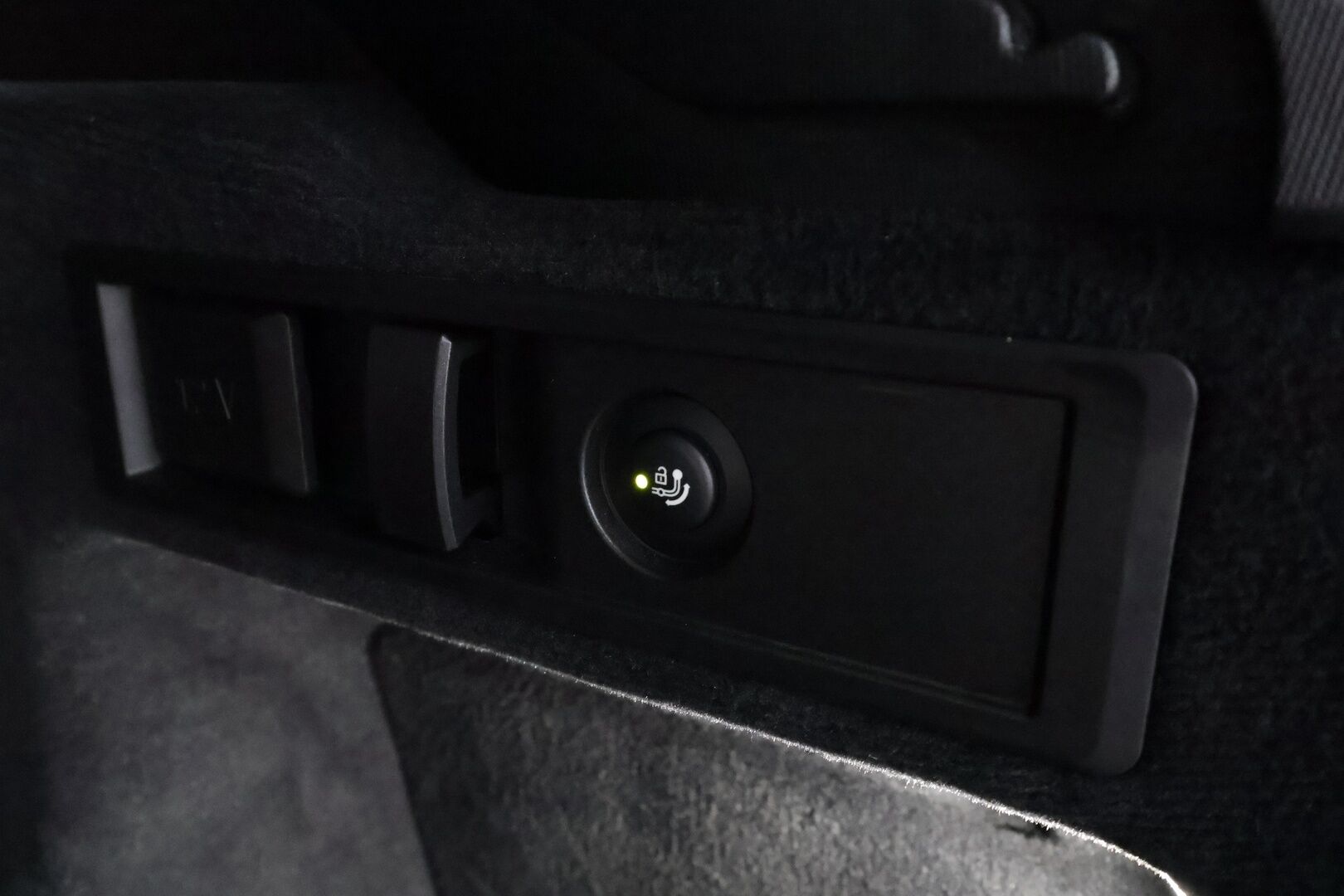 BMW 320 2022 G21 Touring 320e xDrive A Charged Edition M Sport / Muistipenkki / Digimittaristo / Navi / Vetokoukku / - Hifi / Tutkat / Live Cockpit Prof. / Comfort Access /