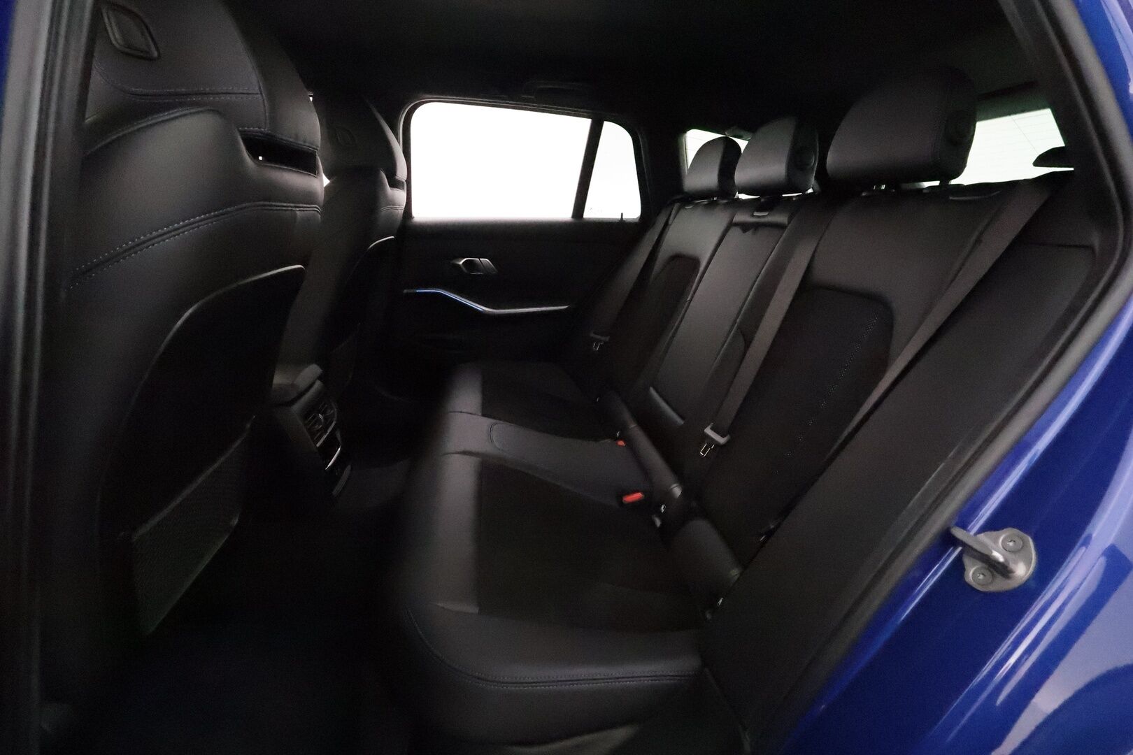 BMW 320 2022 G21 Touring 320e xDrive A Charged Edition M Sport / Muistipenkki / Digimittaristo / Navi / Vetokoukku / - Hifi / Tutkat / Live Cockpit Prof. / Comfort Access /