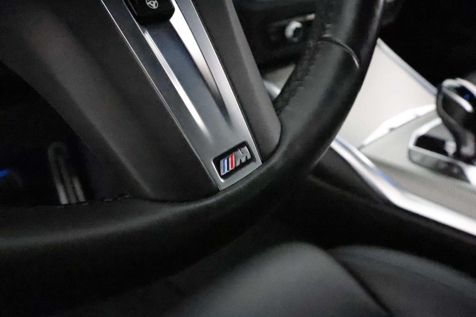 BMW 320 2022 G21 Touring 320e xDrive A Charged Edition M Sport / Muistipenkki / Digimittaristo / Navi / Vetokoukku / - Hifi / Tutkat / Live Cockpit Prof. / Comfort Access /