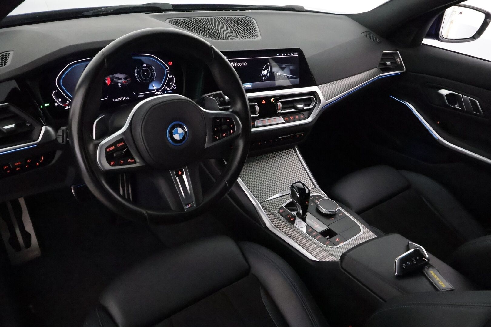 BMW 320 2022 G21 Touring 320e xDrive A Charged Edition M Sport / Muistipenkki / Digimittaristo / Navi / Vetokoukku / - Hifi / Tutkat / Live Cockpit Prof. / Comfort Access /