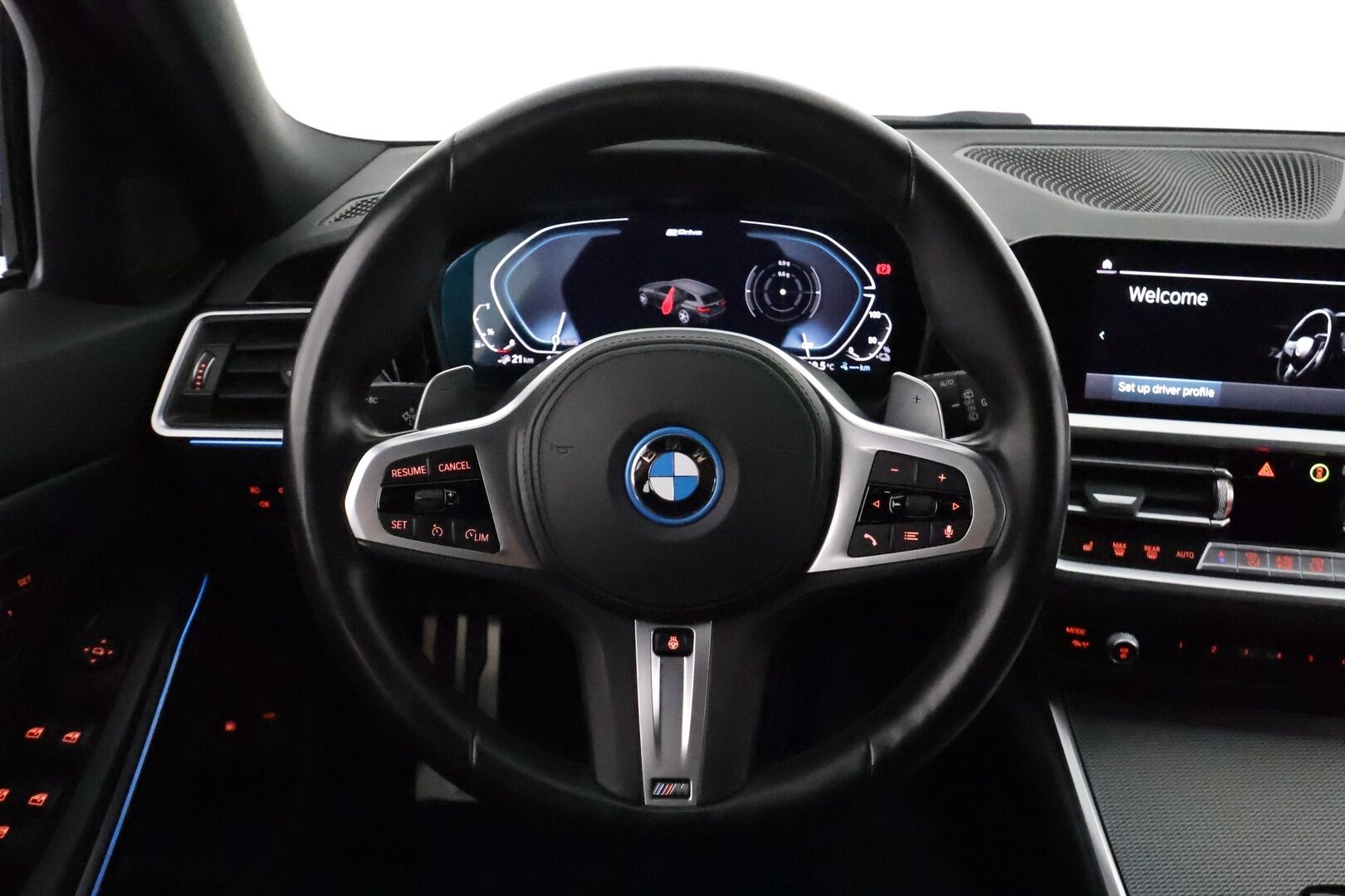 BMW 320 2022 G21 Touring 320e xDrive A Charged Edition M Sport / Muistipenkki / Digimittaristo / Navi / Vetokoukku / - Hifi / Tutkat / Live Cockpit Prof. / Comfort Access /