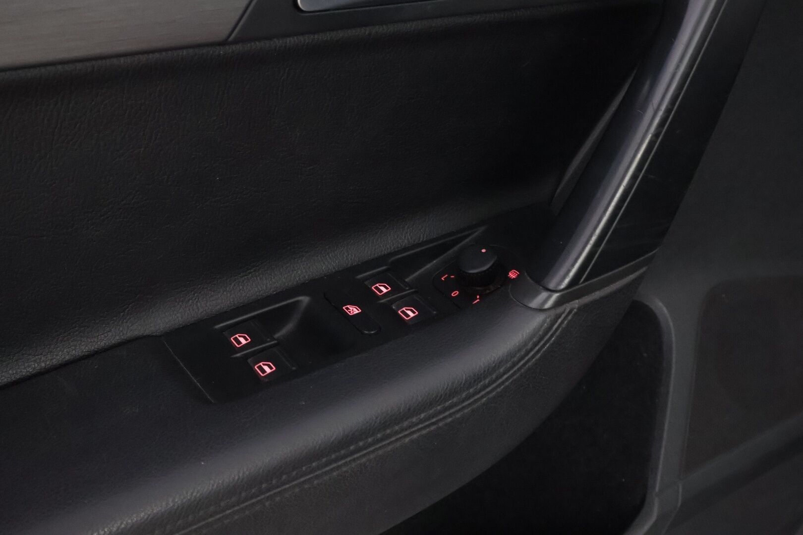 Volkswagen Passat 2013 Farmari (AC) 4ov 1390cm3 A *YritysOutlet - Myydään vain yrityksille*