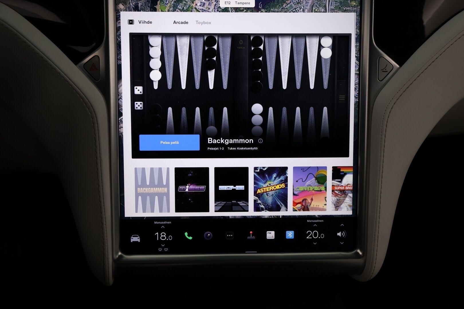 Tesla Model X 2016 75 D 7-Paikkainen - 7P / Vetokoukku / Imuovet / Vaalea Nahkasisusta / Lasikatto / Adapt.Vakkari / Akkutesti tehty!