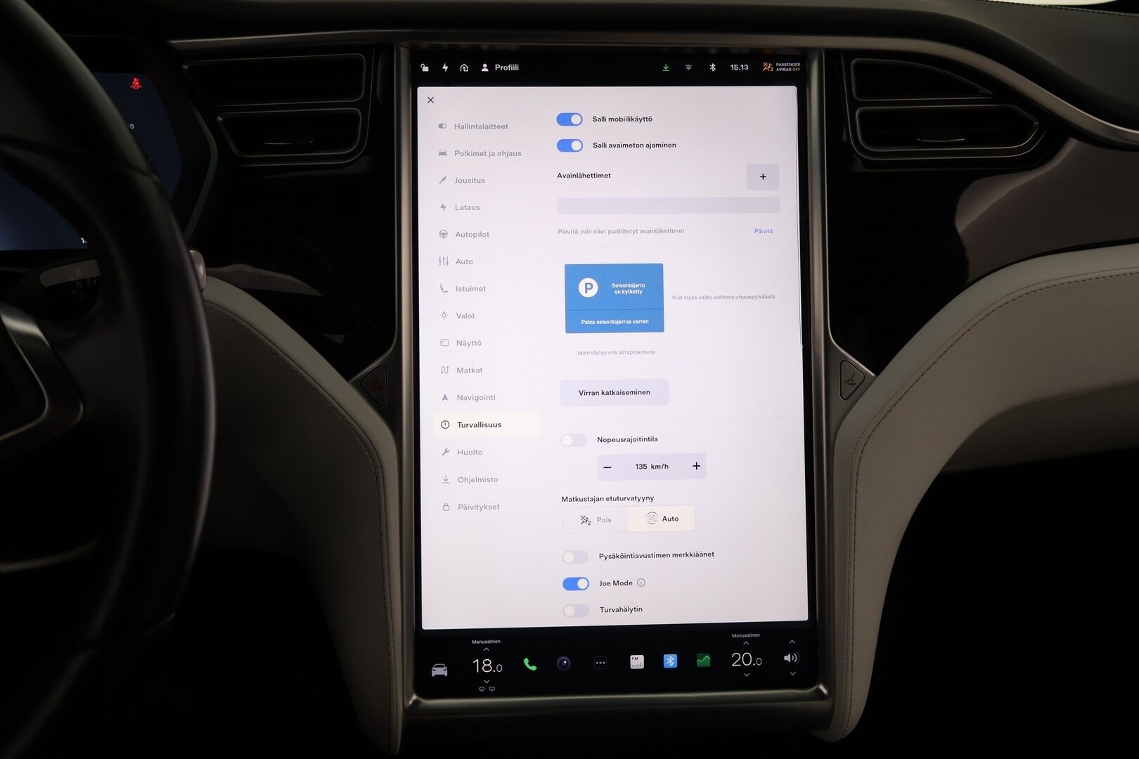 Tesla Model X 2016 75 D 7-Paikkainen - 7P / Vetokoukku / Imuovet / Vaalea Nahkasisusta / Lasikatto / Adapt.Vakkari / Akkutesti tehty!