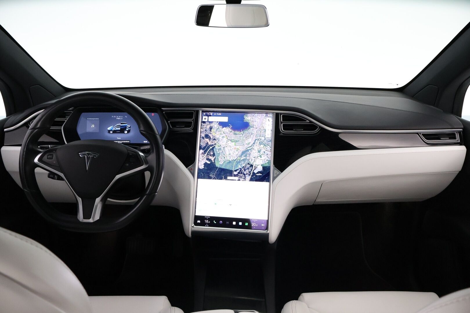 Tesla Model X 2016 75 D 7-Paikkainen - 7P / Vetokoukku / Imuovet / Vaalea Nahkasisusta / Lasikatto / Adapt.Vakkari / Akkutesti tehty!