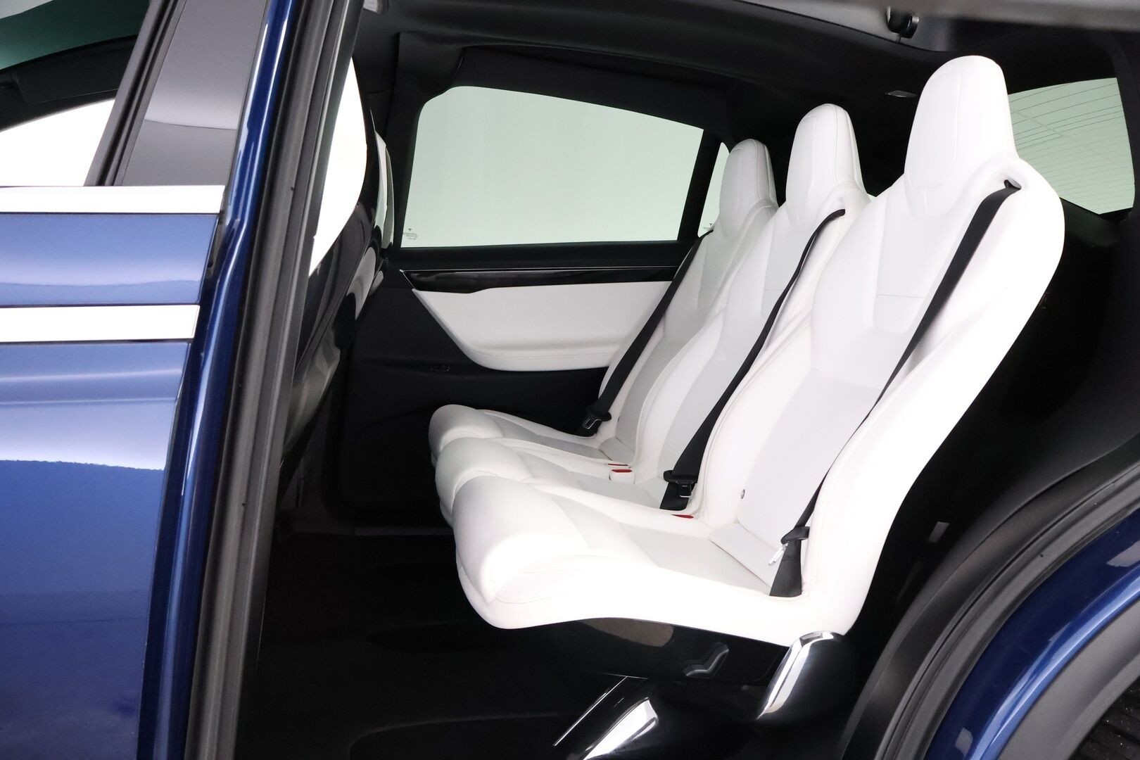 Tesla Model X 2016 75 D 7-Paikkainen - 7P / Vetokoukku / Imuovet / Vaalea Nahkasisusta / Lasikatto / Adapt.Vakkari / Akkutesti tehty!