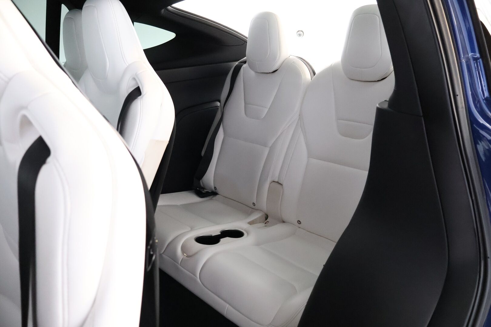 Tesla Model X 2016 75 D 7-Paikkainen - 7P / Vetokoukku / Imuovet / Vaalea Nahkasisusta / Lasikatto / Adapt.Vakkari / Akkutesti tehty!