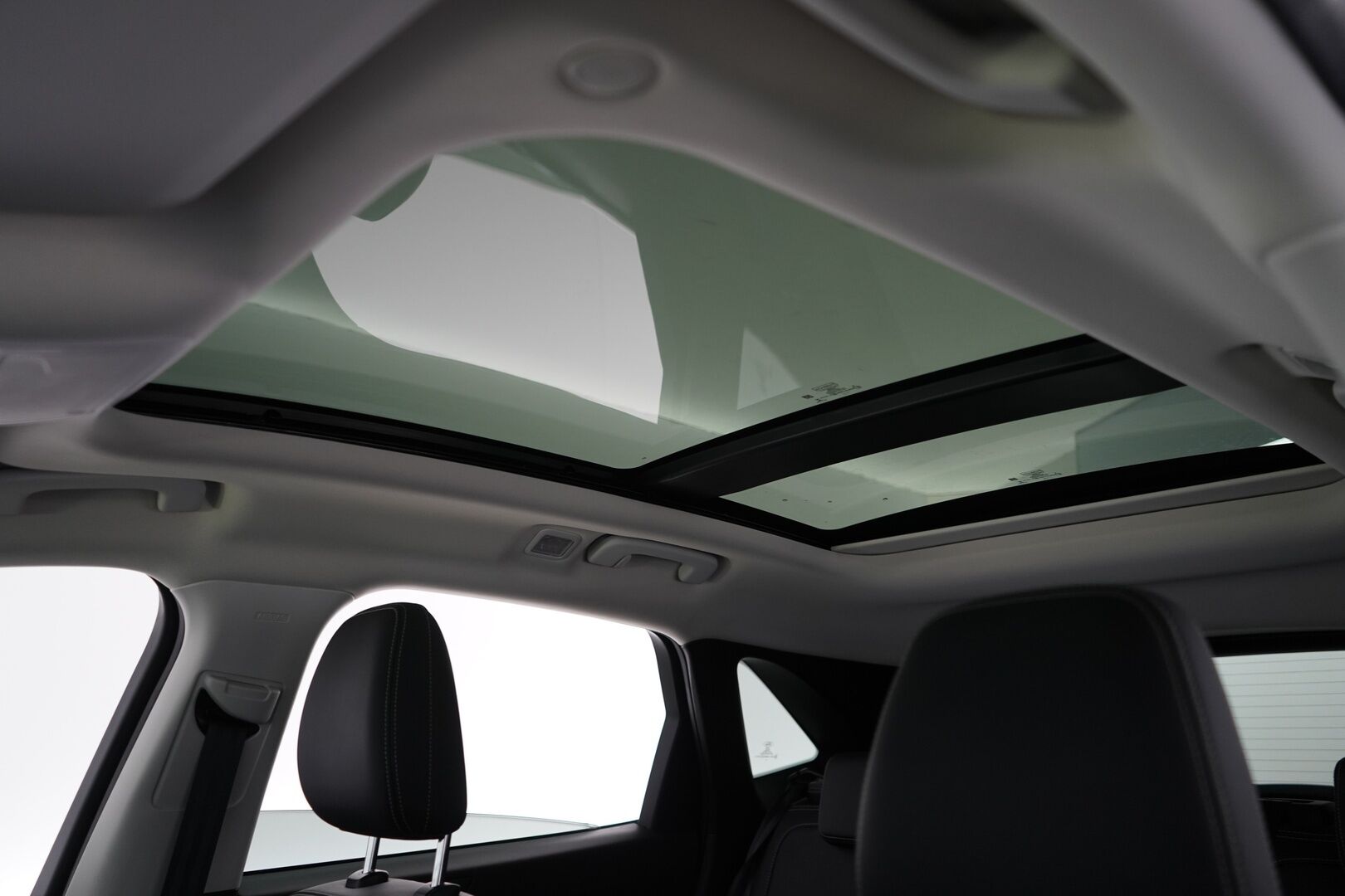 Ford Kuga 2021 2,5 Hybrid (HEV) 190hv CVT AWD Vignale 5-ovinen - ACC | Alletaittuva koukku | HUD |  Nahkasisusta | Bang&Olufsen | Panoraama-kattoluukku | Kamera | Tutkat | Suomi-auto | Kahdet renkaat Fordin vanteilla
