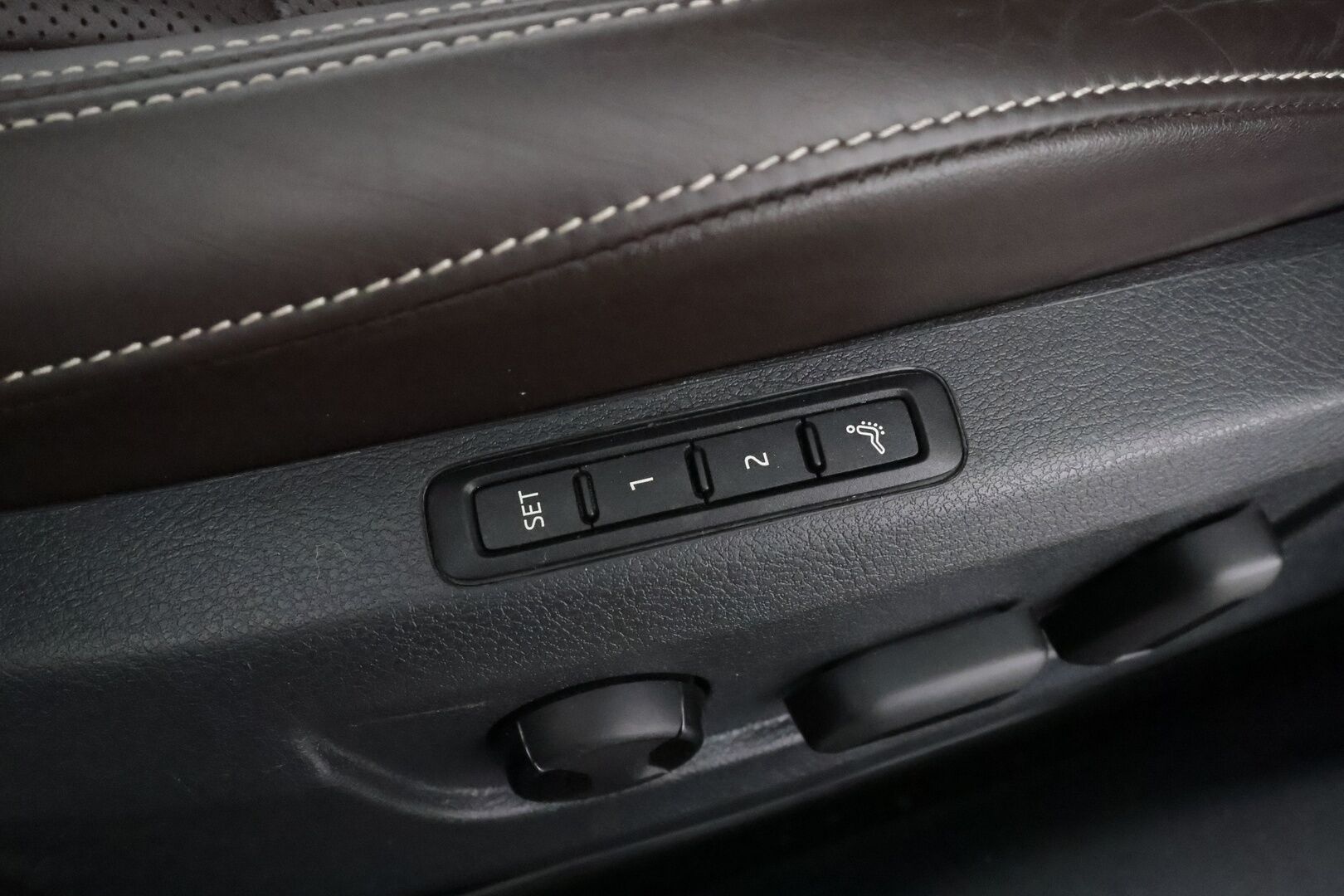 Skoda Superb 2021 Combi 1,4 TSI PHEV L&K iV DSG * Panorama / Webasto / Koukku / ACC / Matrix-LED / 360° / Ilmastoidut Muistinahat / Navi * - Canton / 1- om Suomi-auto / 2x Latauskaapelit / Kahdet renkaat / Merkkihuollot - HULLUT JOULUT KORKOTARJOUS 2,49% 