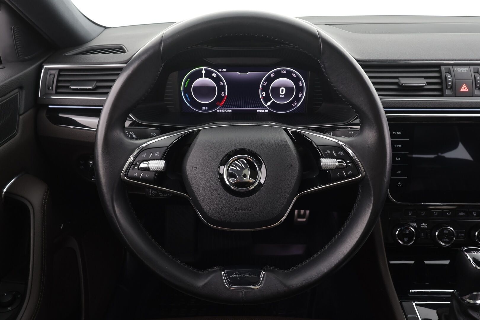 Skoda Superb 2021 Combi 1,4 TSI PHEV L&K iV DSG * Panorama / Webasto / Koukku / ACC / Matrix-LED / 360° / Ilmastoidut Muistinahat / Navi * - Canton / 1- om Suomi-auto / 2x Latauskaapelit / Kahdet renkaat / Merkkihuollot - HULLUT JOULUT KORKOTARJOUS 2,49% 