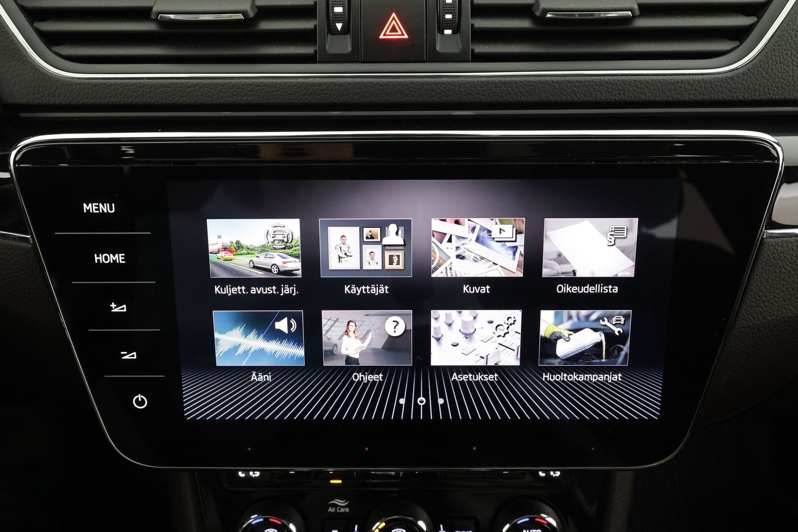 Skoda Superb 2021 Combi 1,4 TSI PHEV L&K iV DSG * Panorama / Webasto / Koukku / ACC / Matrix-LED / 360° / Ilmastoidut Muistinahat / Navi * - Canton / 1- om Suomi-auto / 2x Latauskaapelit / Kahdet renkaat / Merkkihuollot - HULLUT JOULUT KORKOTARJOUS 2,49% 