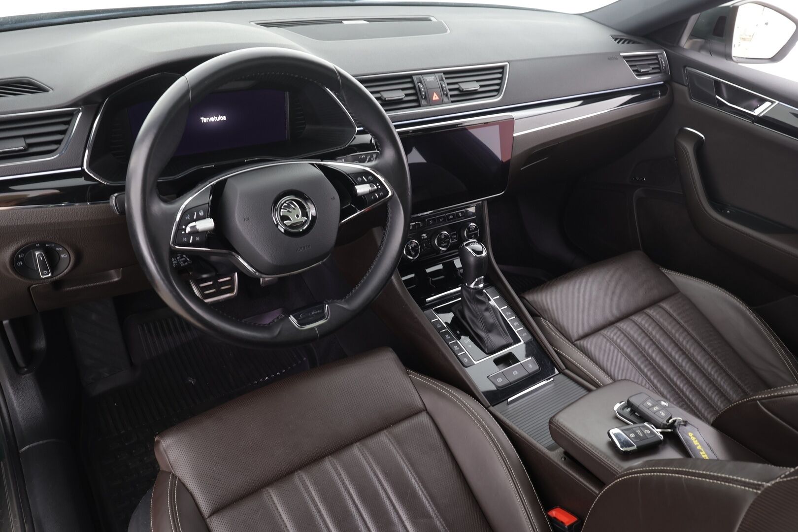 Skoda Superb 2021 Combi 1,4 TSI PHEV L&K iV DSG * Panorama / Webasto / Koukku / ACC / Matrix-LED / 360° / Ilmastoidut Muistinahat / Navi * - Canton / 1- om Suomi-auto / 2x Latauskaapelit / Kahdet renkaat / Merkkihuollot - HULLUT JOULUT KORKOTARJOUS 2,49% 