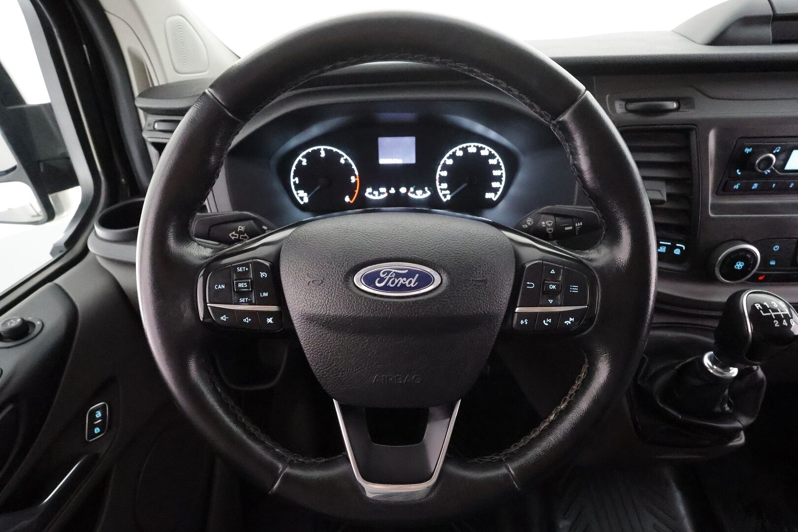 Ford Transit Custom 2022 320 2.0 TDCi 130 M6 Trend L2H1 * ALV / P.tutkat / Vakkari / Bluetooth / Tuulilasin lämmitys / Ilmastointi * - Suomi-auto / Kahdet renkaat