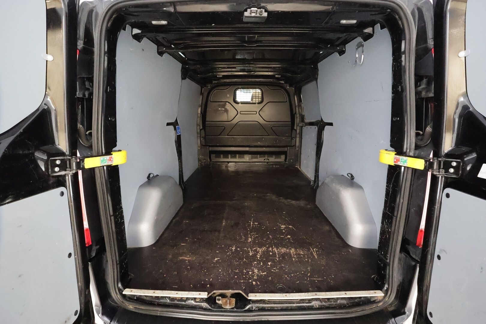 Ford Transit Custom 2021 320 2.0 TDCi 130 M6 Trend L2H1 * ALV / P.tutkat / Vakkari / Bluetooth / Tuulilasin lämmitys / Ilmastointi * - Suomi-auto / Kahdet renkaat