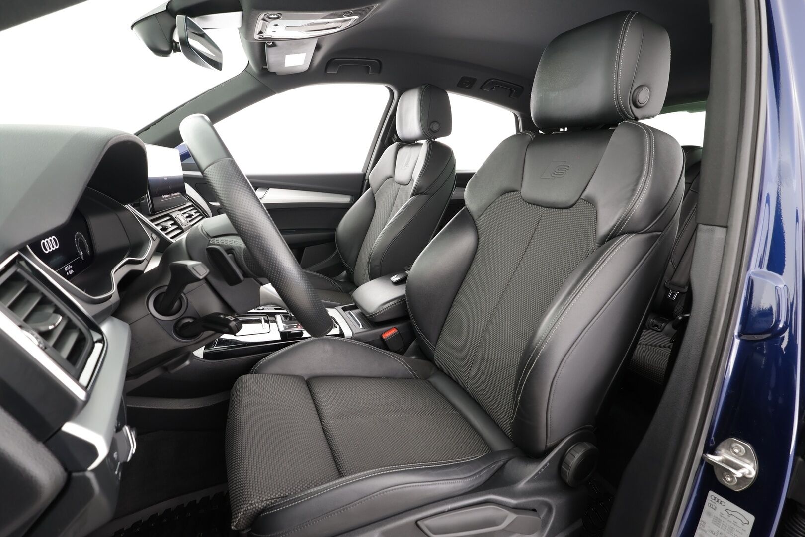 Audi Q5 2021 Sportback Advanced 50 TFSI e 220 kW quattro S tronic Electrified Edition * ACC / LED / P.kamera / Sportpenkit / Koukku * - Ilma-alusta / 1-om Suomi-auto / Kahdet renkaat / Merkkihuollettu! - HULLU BLACKWEEK KORKOTARJOUS 2,49%