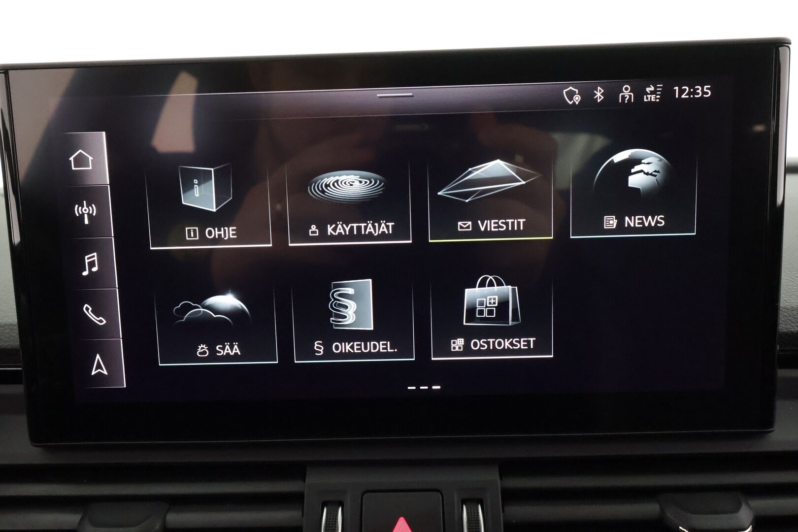 Audi Q5 2021 Sportback Advanced 50 TFSI e 220 kW quattro S tronic Electrified Edition * ACC / Ilma-alusta / Digimittari / Koukku * - 1-om Suomiauto / Akku kuntotarkastettu SoH 96,8% / LED / Puolinahkasisusta / S-line sisäpaketti / Kahdet renkaat / Merkkihuollettu! - HULLUT AVAJAISHULINAT KORKOTARJOUS 3,29 %