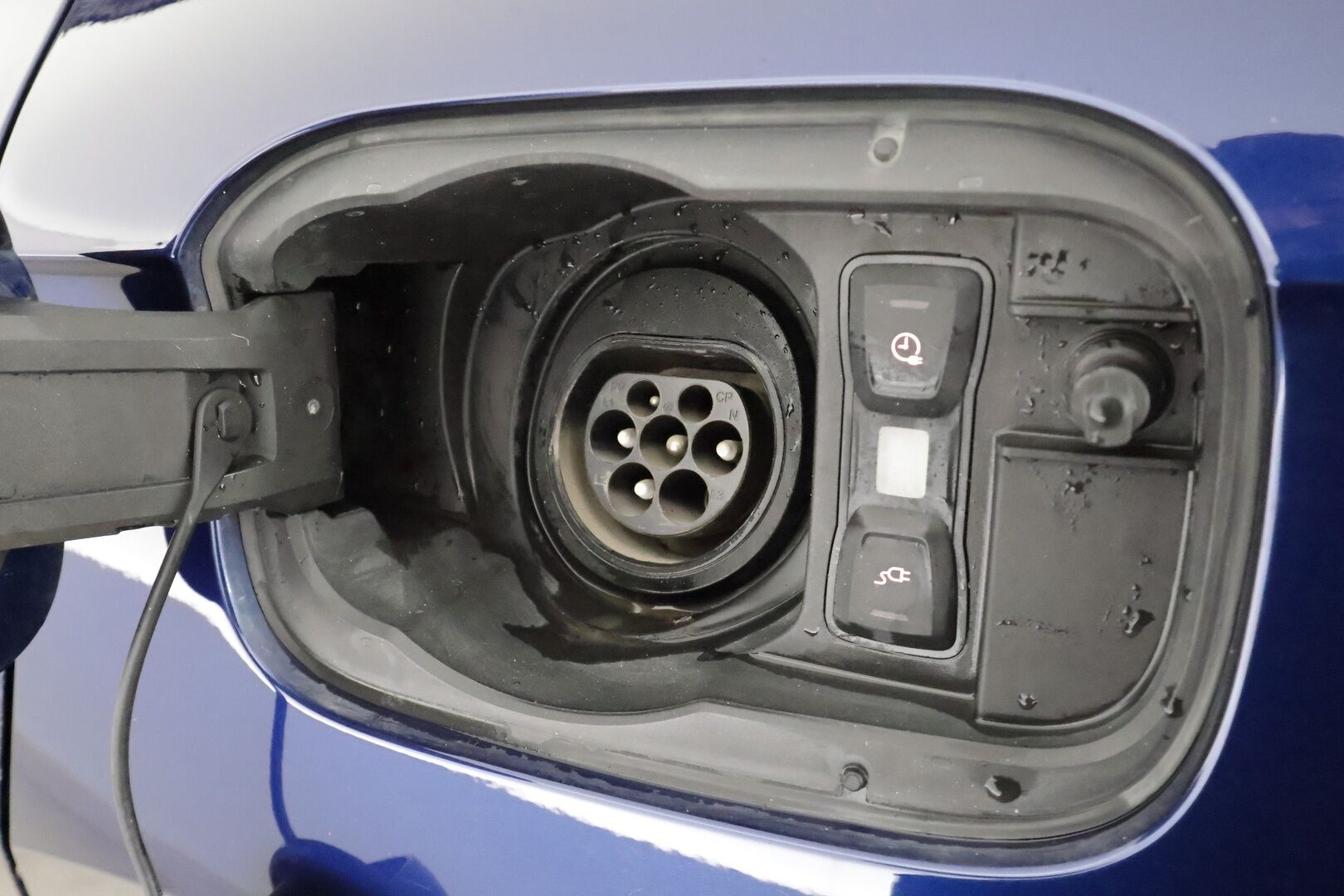 Audi Q5 2021 Sportback Advanced 50 TFSI e 220 kW quattro S tronic Electrified Edition * ACC / LED / P.kamera / Sportpenkit / Koukku * - Ilma-alusta / 1-om Suomi-auto / Kahdet renkaat / Merkkihuollettu! - HULLU BLACKWEEK KORKOTARJOUS 2,49%