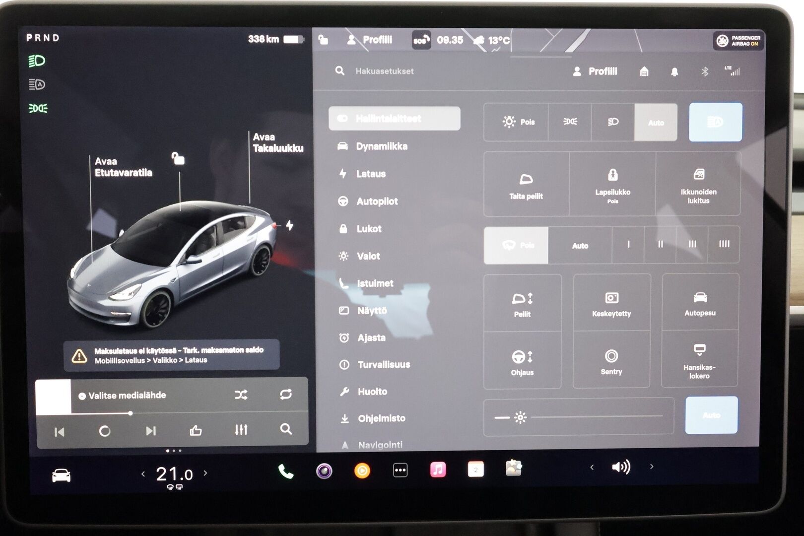 Tesla Model 3 2021 Performance * Premium Audio / ILP / Matrix LED / P.kamera / Nahat / Lasikatto / Navi * - Kahdet renkaat aluvanteilla - HULLU BLACKWEEK KORKOTARJOUS 2,49%