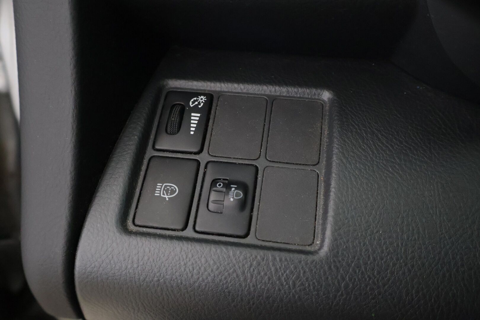 Toyota RAV4 2006 AWD 2.0 - Myydään Huutokaupat.com