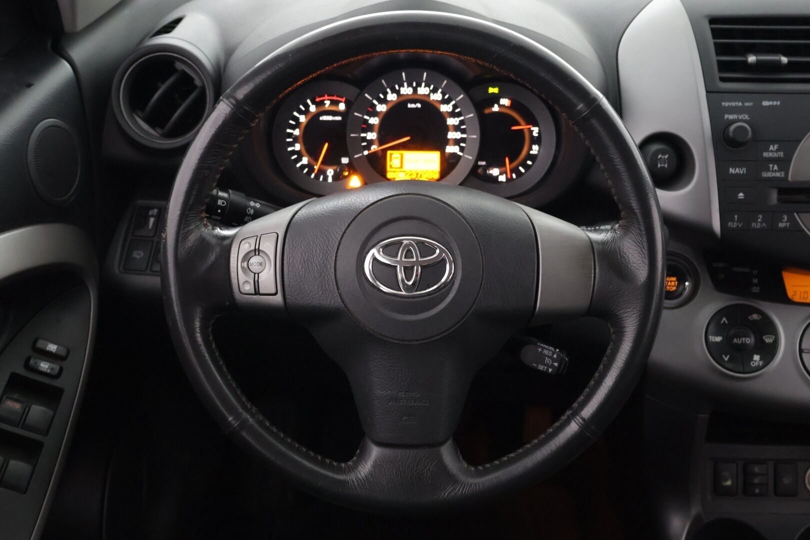 Toyota RAV4 2006 AWD 2.0 - Myydään Huutokaupat.com