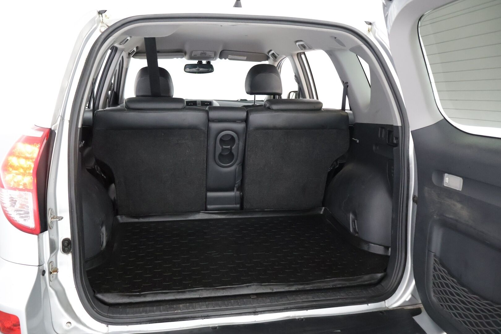 Toyota RAV4 2006 AWD 2.0 - Myydään Huutokaupat.com