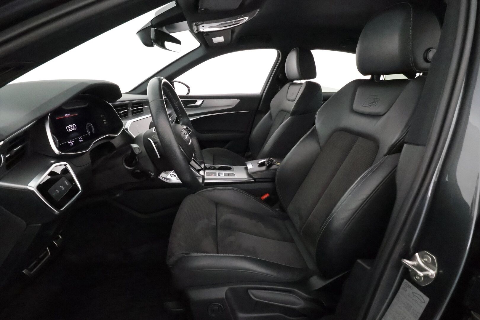 Audi A6 2021 55 TFSI e Quattro S-Tronic S-Line **Adapt.vakkari / Matrix-LED / P.Kamera / Sporttipenkit / Navi / Koukku** - 3,99 % KORKOTARJOUS TÄHÄN AUTOON - 2x Latauskaapelit / Kahdet Renkaat