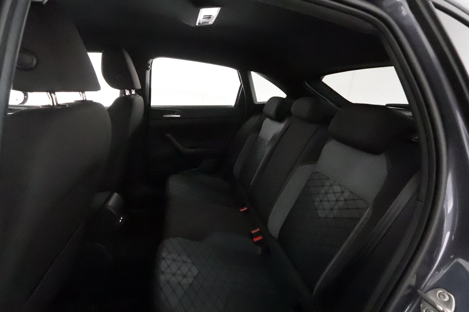 Volkswagen Taigo 2023 R-Line Business Limited 1,5 TSI 110 kW DSG-automaatti **ACC / Digimittaristo / LED / Navi / P.kamera** - 1.Om Suomi-auto / Kahdet renkaat aluvanteilla / Merkkihuollettu