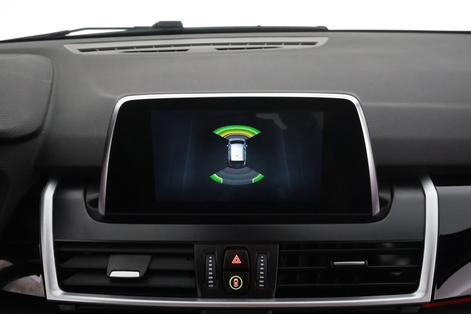 BMW 218 2022 F46 Gran Tourer 218i A Business M Sport * LED / Sisätilanlämmitin / Navi / Vakkari / Sportpenkit / P.tutkat * - Koukku / 1-om Suomi-auto / Kahdet renkaat aluvanteilla / Merkkihuollot