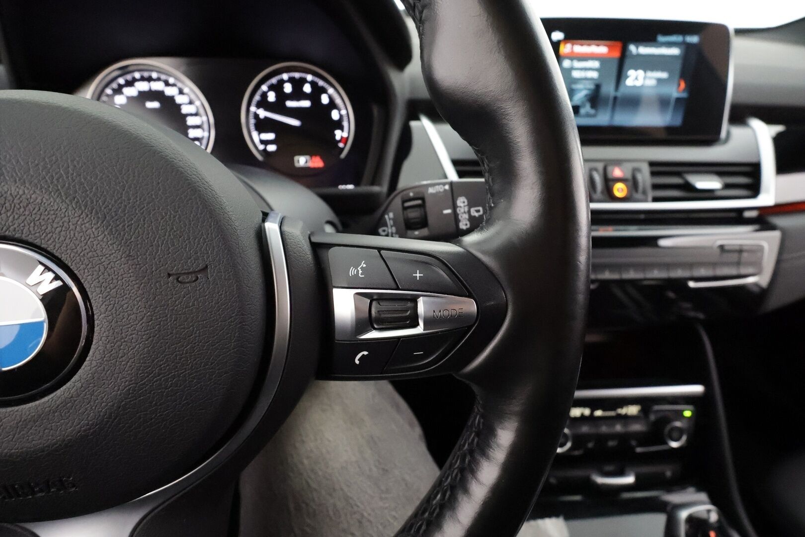 BMW 218 2022 F46 Gran Tourer 218i A Business M Sport / 7 Paikkainen / Vakkari / Sporttipenkit / P-kamera / Navi / Koukku / LED-valot - 1-om. Suomi-auto / 2x aluvanteet