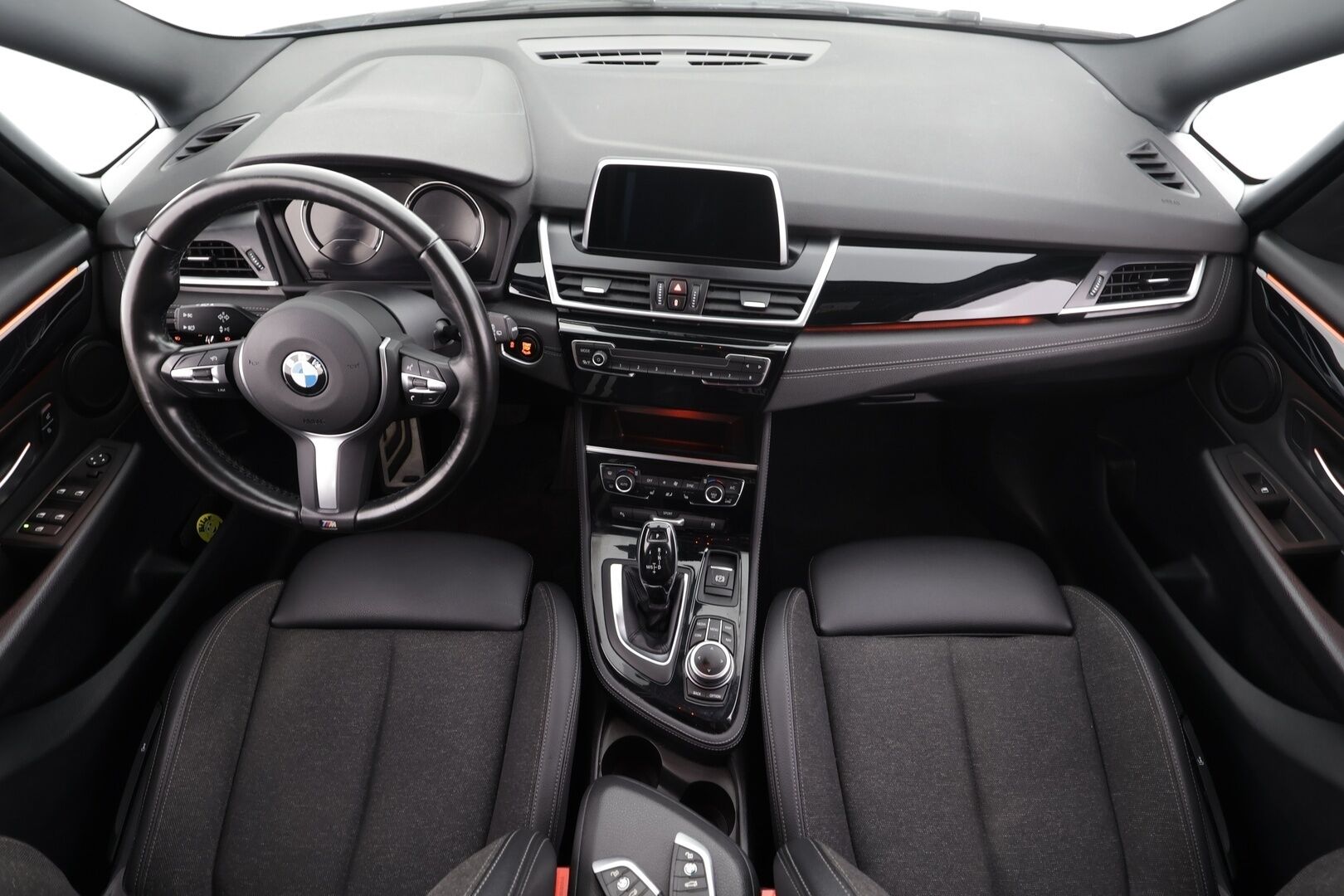 BMW 218 2022 F46 Gran Tourer 218i A Business M Sport / 7 Paikkainen / Vakkari / Sporttipenkit / P-kamera / Navi / Koukku / LED-valot - 1-om. Suomi-auto / 2x aluvanteet