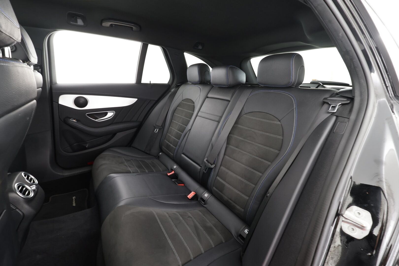 Mercedes-Benz C 2020 220 d T A Business AMG * Distronic+ / P.kamera / Multibeam / Koukku / Sporttipenkit * - Näyttävä / Kattavasti varusteltu / Ilmainen kotiintoimitus