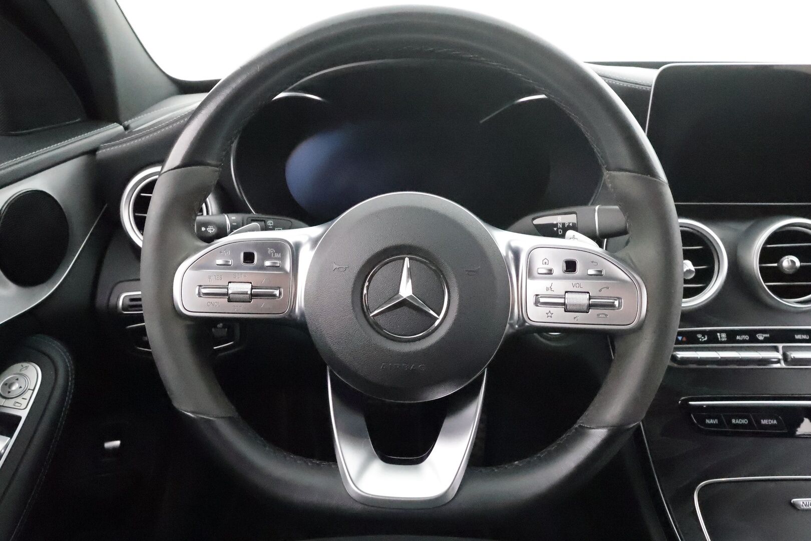 Mercedes-Benz C 2020 220 d T A Business AMG * Distronic+ / P.kamera / Multibeam / Koukku / Sporttipenkit * - Näyttävä / Kattavasti varusteltu / Ilmainen kotiintoimitus