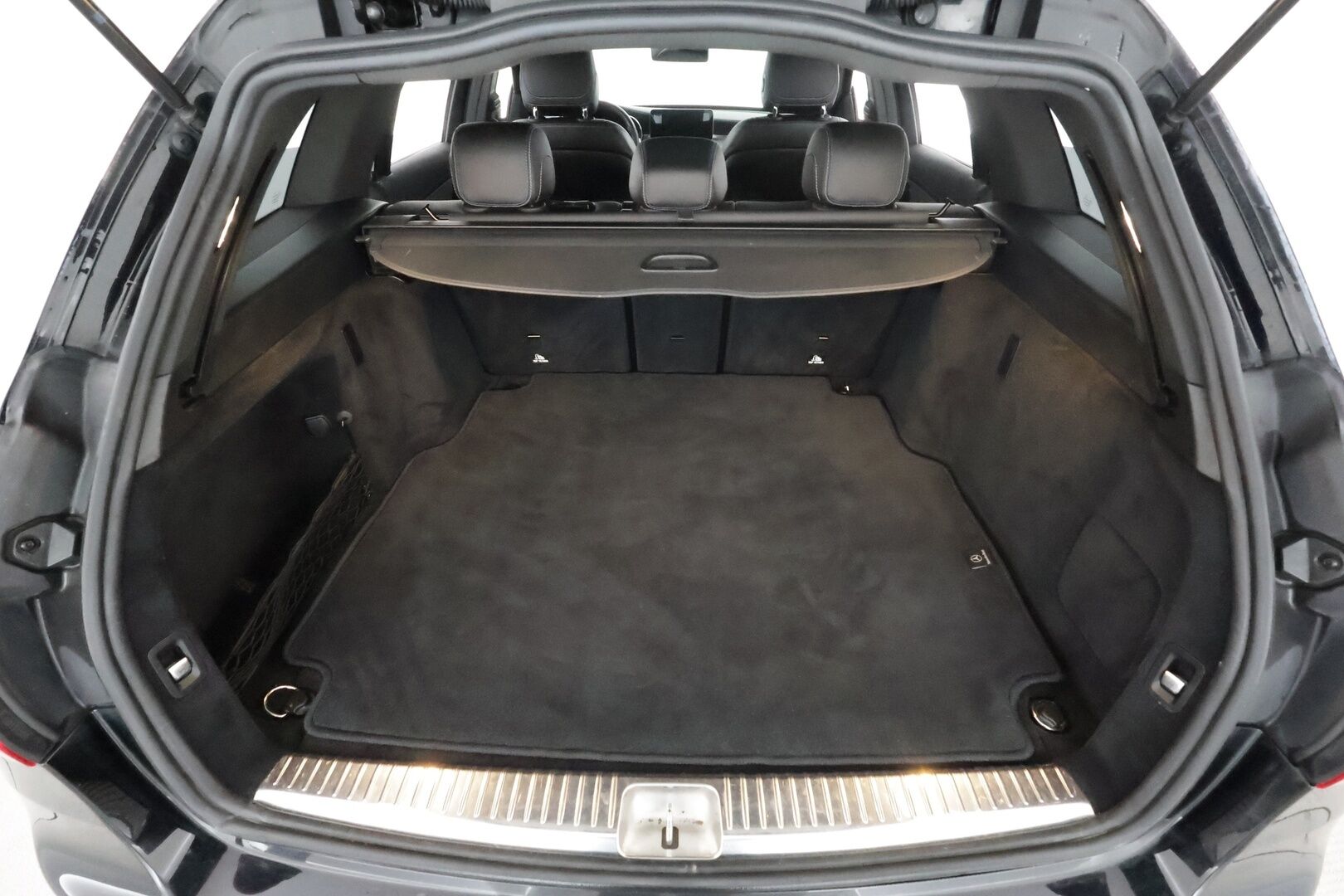 Mercedes-Benz C 2020 220 d T A Business AMG * Distronic+ / P.kamera / Multibeam / Koukku / Sporttipenkit * - Näyttävä / Kattavasti varusteltu / Ilmainen kotiintoimitus