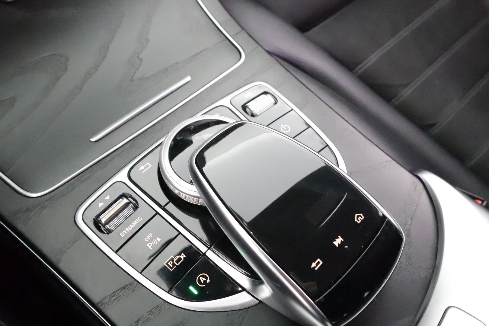 Mercedes-Benz C 2020 220 d T A Business AMG * Distronic+ / P.kamera / Multibeam / Koukku / Sporttipenkit * - HULLUT JOULUT KORKOTARJOUS 2,49% 