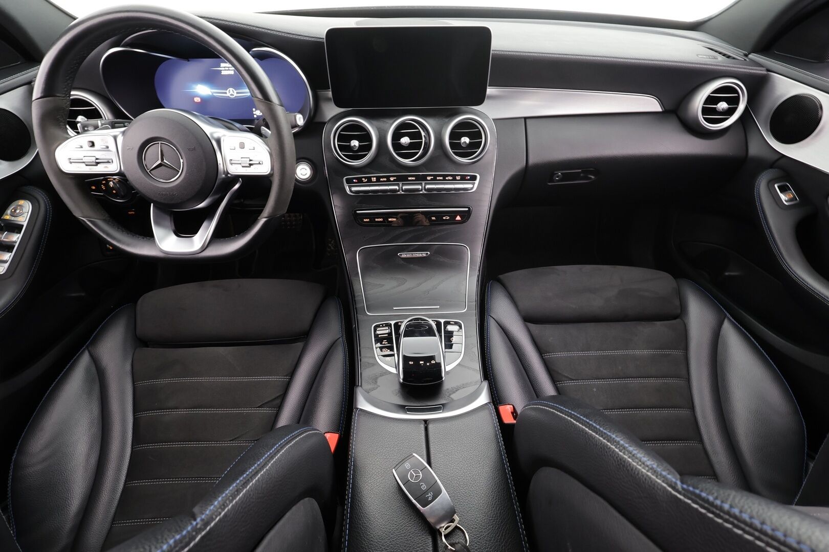 Mercedes-Benz C 2020 220 d T A Business AMG * Distronic+ / P.kamera / Multibeam / Koukku / Sporttipenkit * - Näyttävä / Kattavasti varusteltu / Ilmainen kotiintoimitus