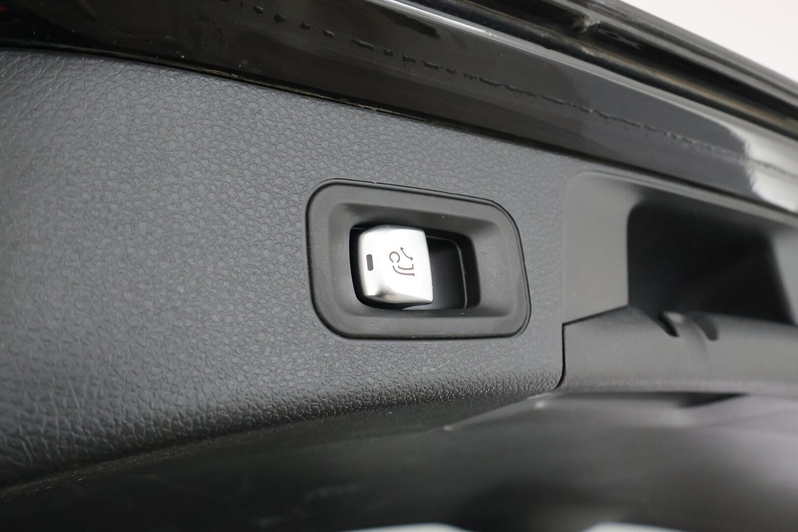 Mercedes-Benz C 2020 220 d T A Business AMG * Distronic+ / P.kamera / Multibeam / Koukku / Sporttipenkit * - HULLUT JOULUT KORKOTARJOUS 2,49% 